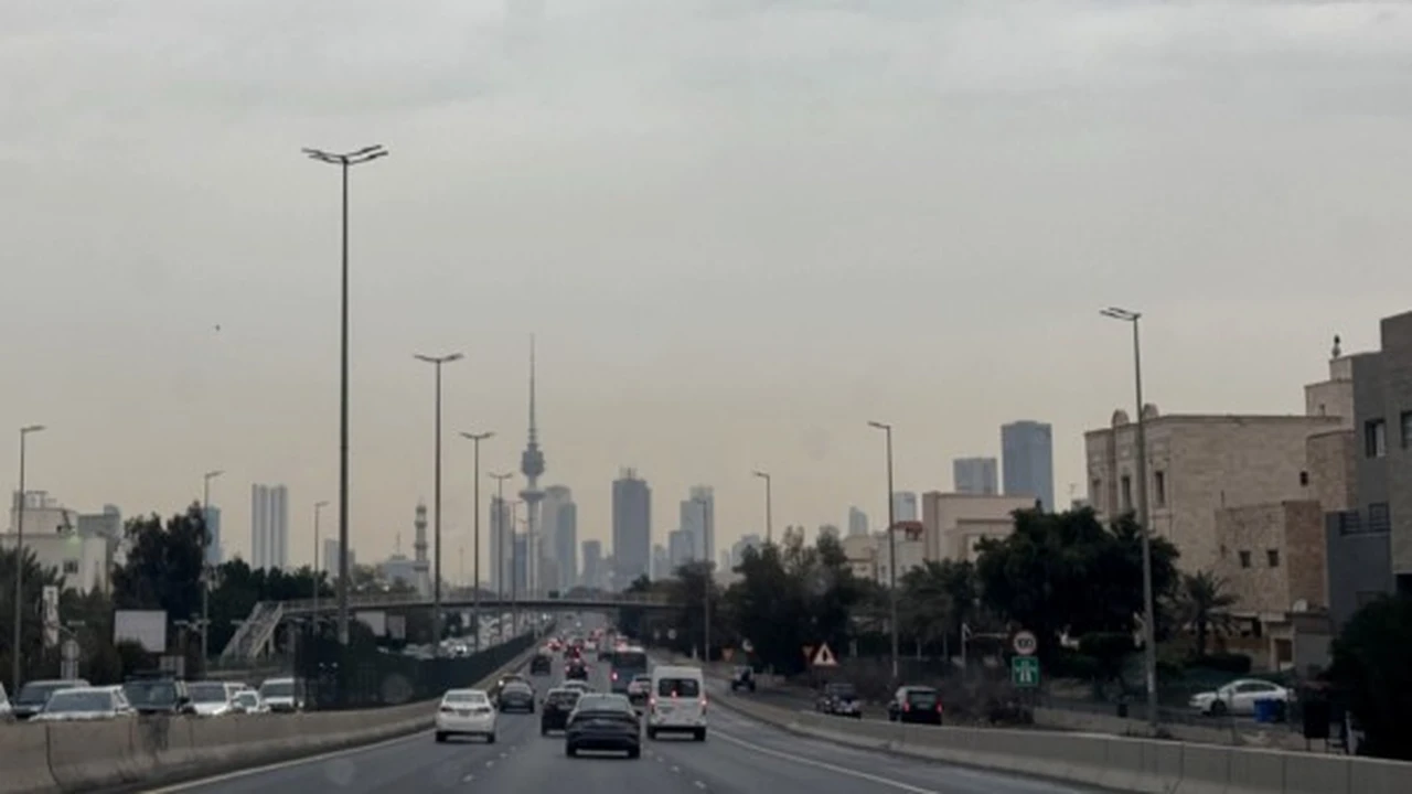 الأرصاد تتوقع استمرار هطول أمطار متفاوتة الشدة حتى عصر يوم غد الأحد